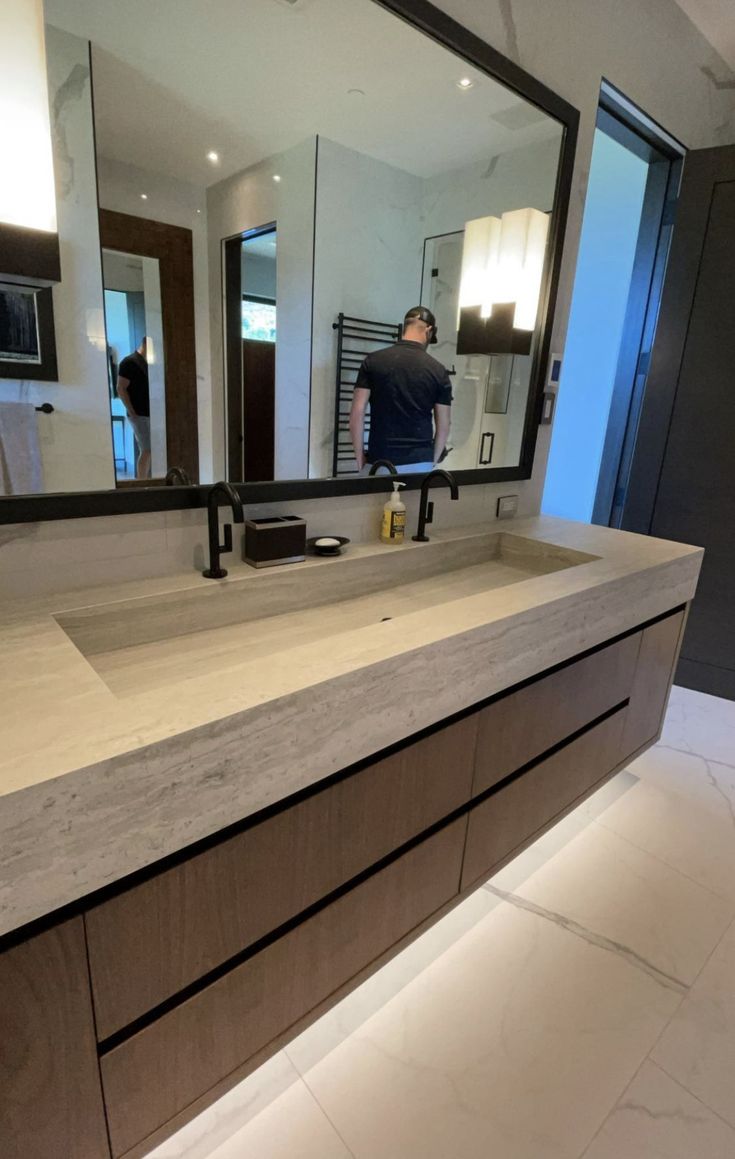 Salle de bains sur mesure réalisée à Marrakech par AB Cuisines